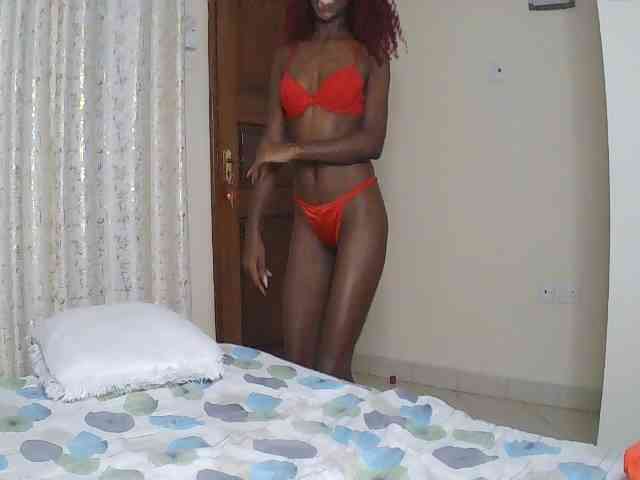 SexxyNaia webcam