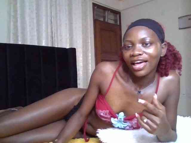 SexxyNaia webcam