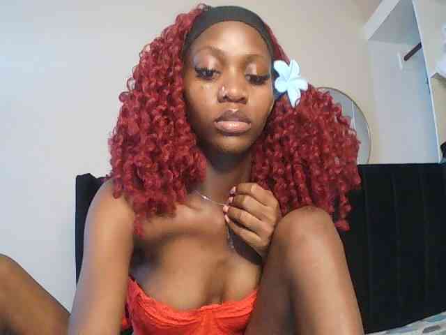 SexxyNaia webcam