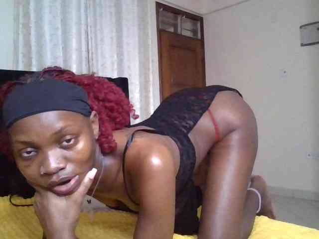 SexxyNaia webcam
