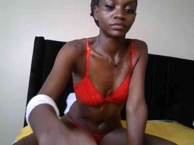SexxyNaia webcam