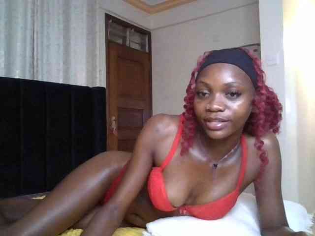 SexxyNaia webcam