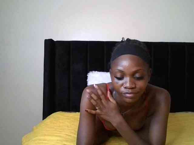 SexxyNaia webcam