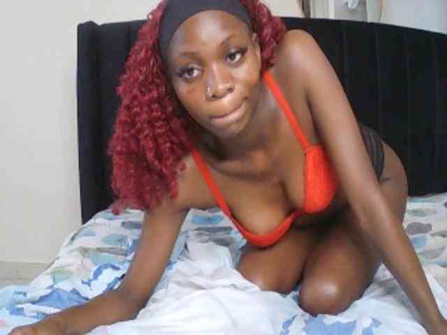 SexxyNaia webcam