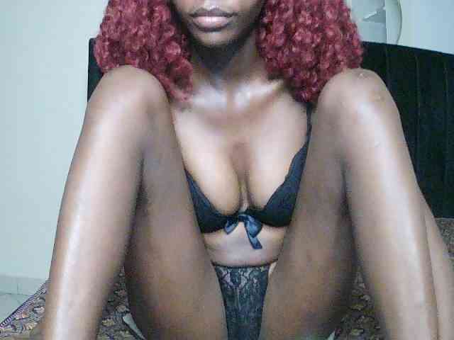 SexxyNaia webcam