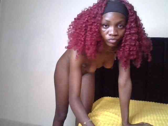 SexxyNaia webcam