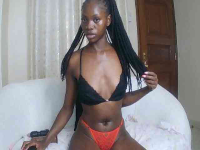 SexxyNaia webcam