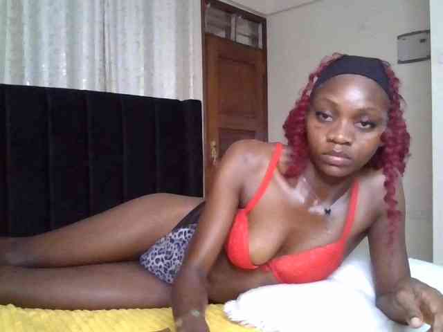SexxyNaia webcam