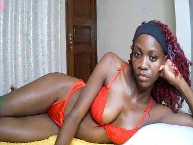 SexxyNaia webcam