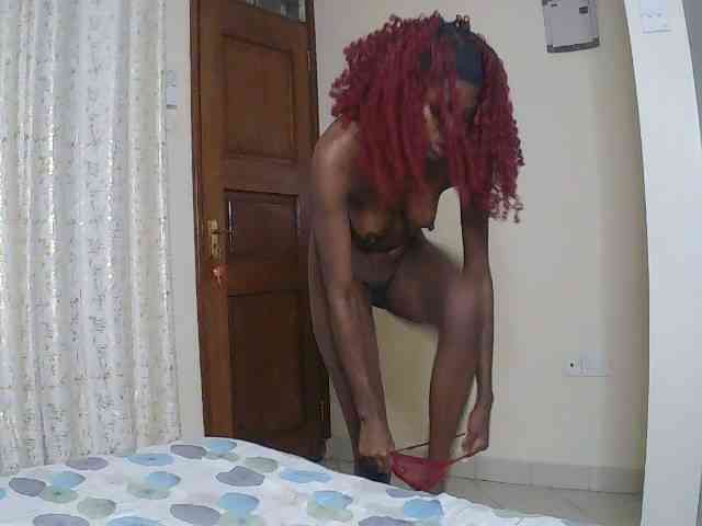 SexxyNaia webcam