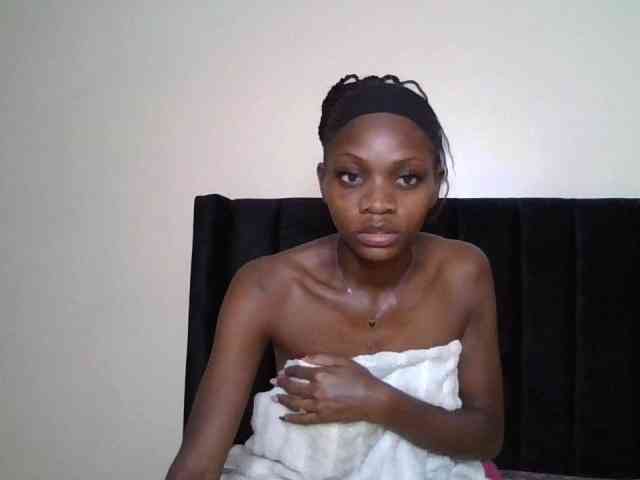 SexxyNaia webcam