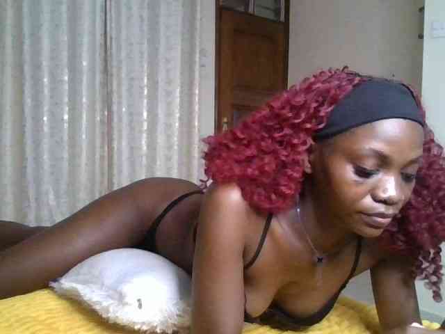 SexxyNaia webcam