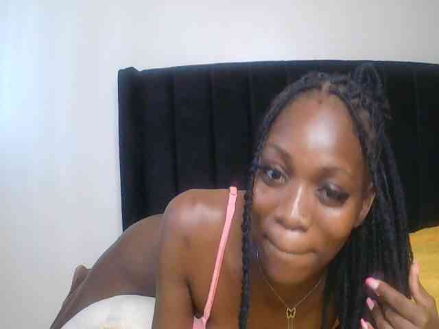 SexxyNaia webcam