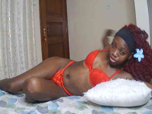 SexxyNaia webcam