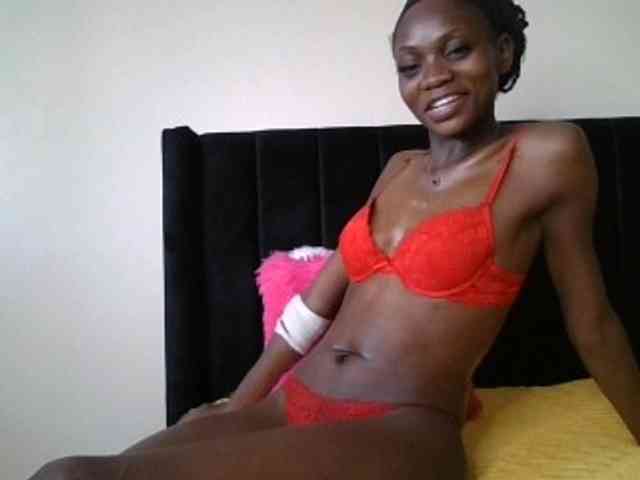 SexxyNaia webcam