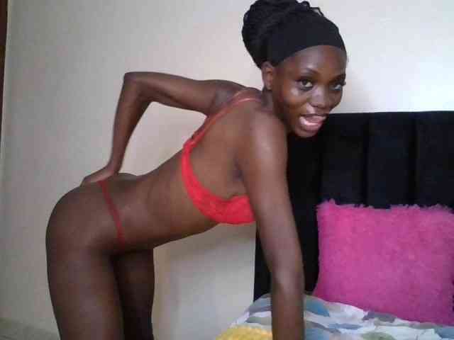 SexxyNaia webcam