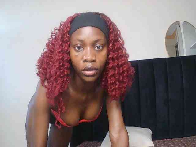SexxyNaia webcam