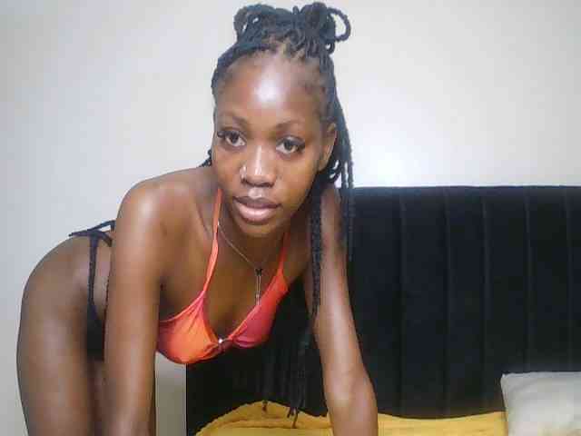 SexxyNaia webcam