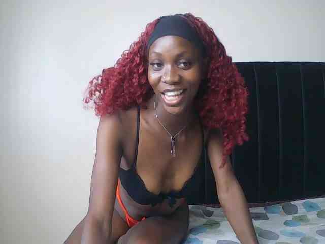 SexxyNaia webcam