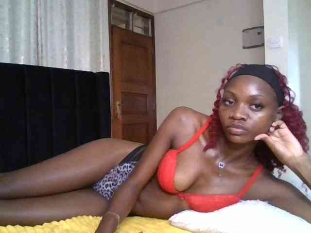 SexxyNaia webcam