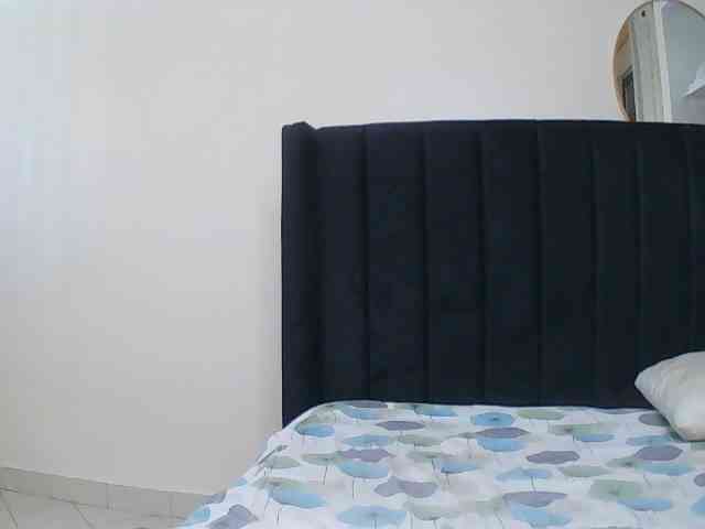SexxyNaia webcam