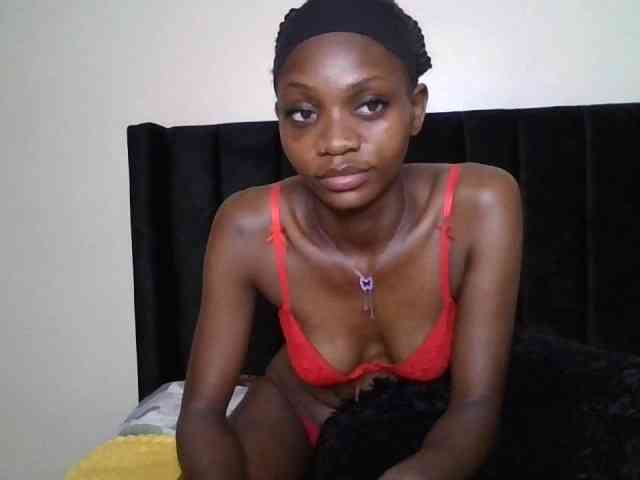 SexxyNaia webcam