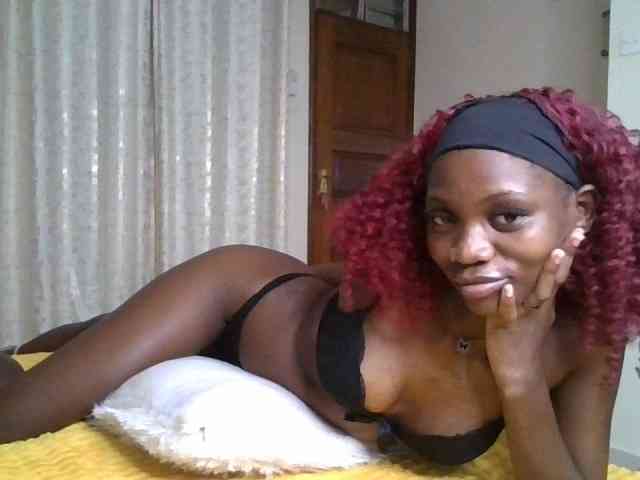 SexxyNaia webcam