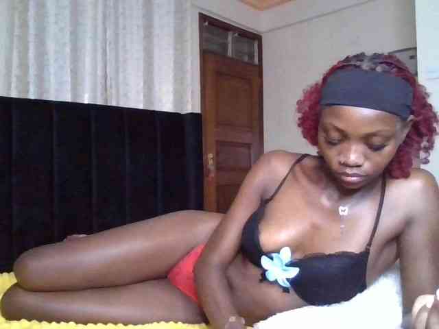 SexxyNaia webcam