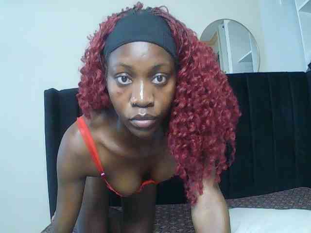 SexxyNaia webcam
