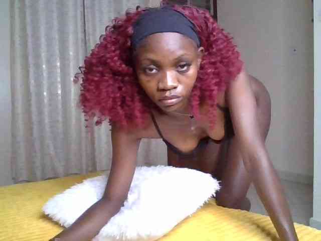 SexxyNaia webcam