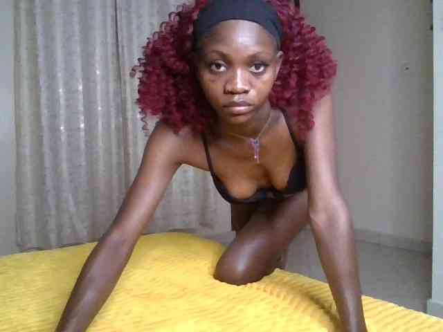 SexxyNaia webcam