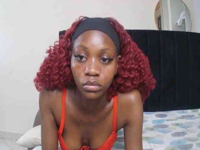SexxyNaia webcam