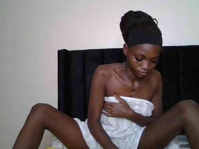 SexxyNaia webcam