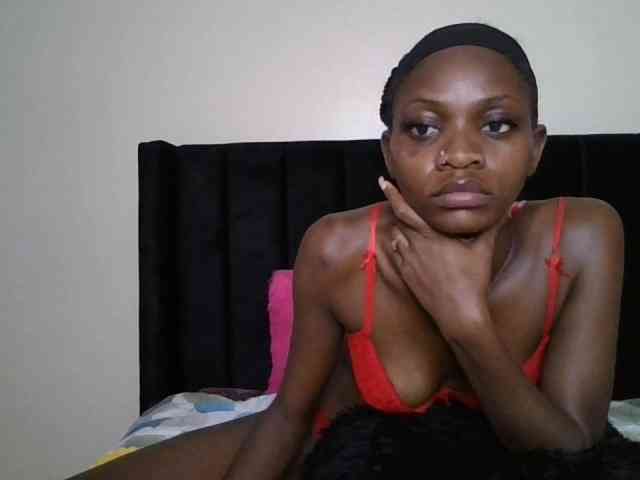 SexxyNaia webcam