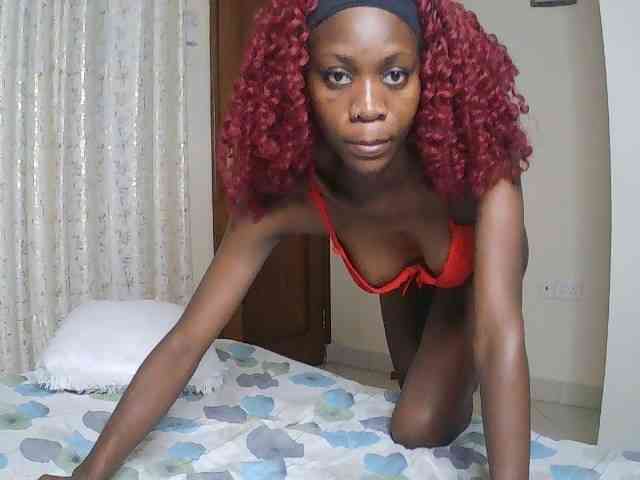 SexxyNaia webcam