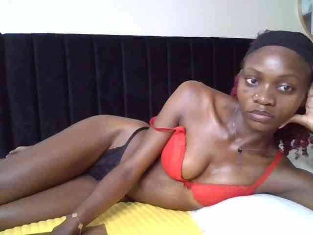 SexxyNaia webcam