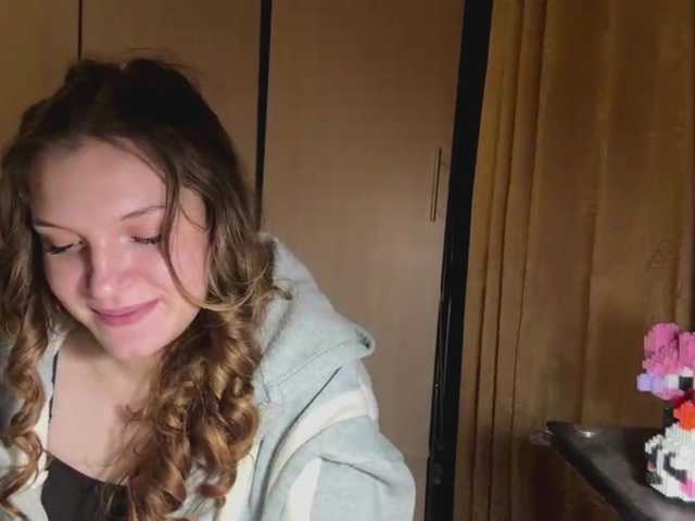 FinnaFlower live cam preview