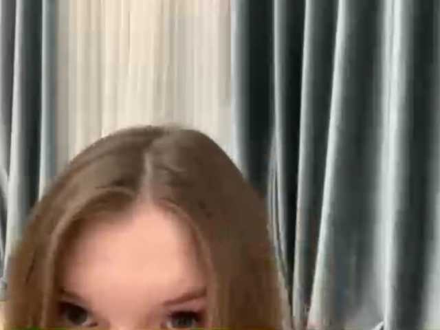 FinnaFlower live cam on BongaCams