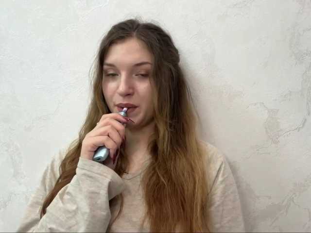 FinnaFlower live cam on BongaCams