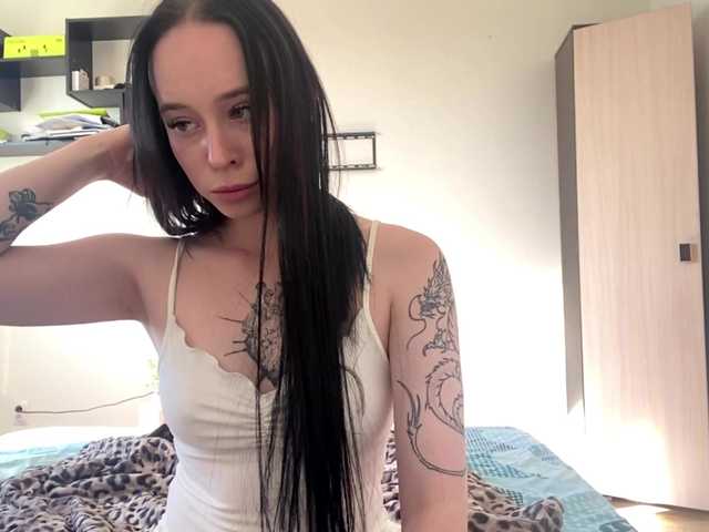 EllyMonson live cam on BongaCams