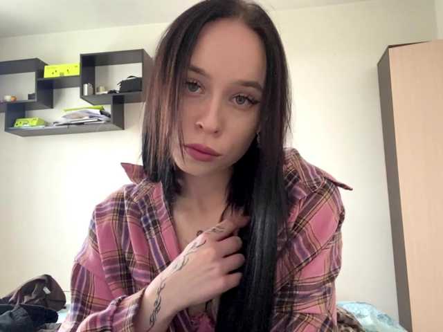EllyMonson live cam on BongaCams