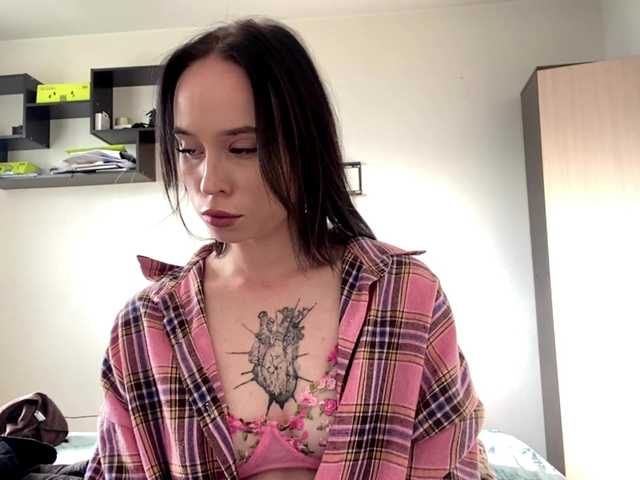 EllyMonson live cam on BongaCams