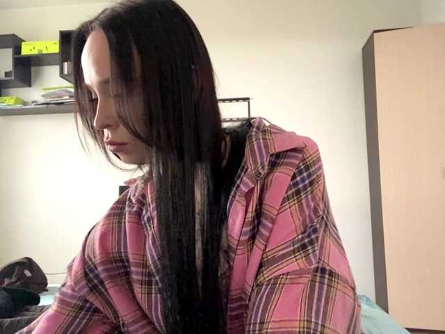 EllyMonson live cam on BongaCams