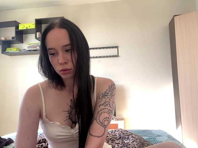 EllyMonson live cam on BongaCams