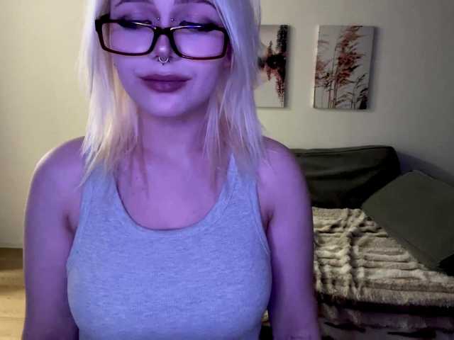 KittyKittyHey live cam on BongaCams