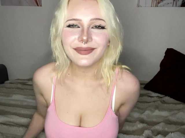 KittyKittyHey live cam on BongaCams