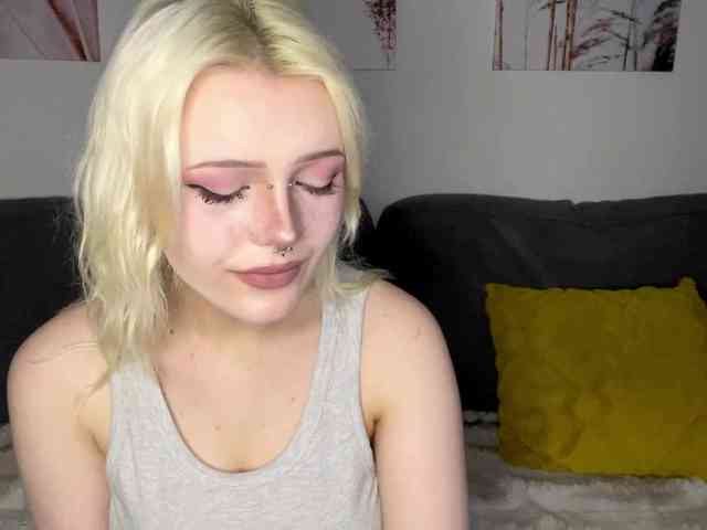 KittyKittyHey webcam
