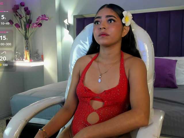 Charlotte-02 live cam on BongaCams