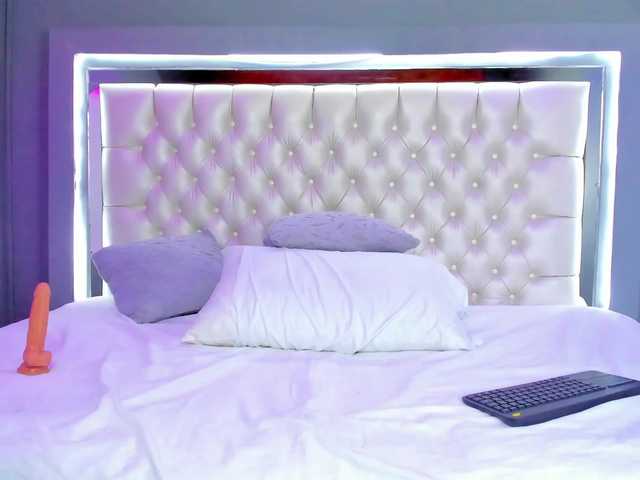 Charlotte-02 live cam on BongaCams