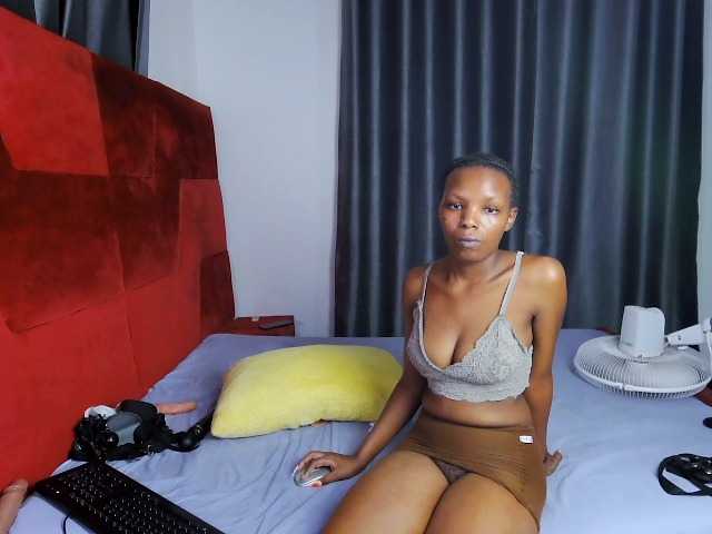 Lovedrizzles live cam on BongaCams